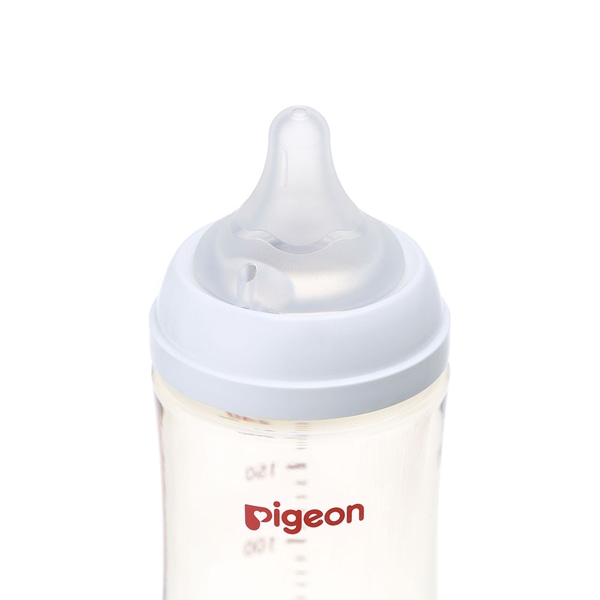 Pigeon）母乳実感 プラスチック製哺乳びん 240ml（ホワイト）